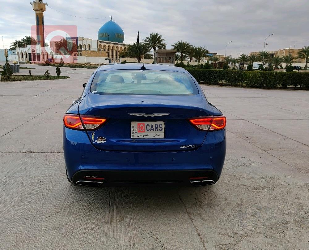 كرايسلر 200